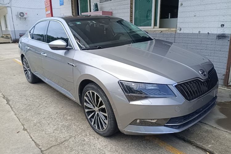 Used Skoda Superb 2018 TSI330 DSG Luxury Edition China V Standard Front Right 45 Deg
