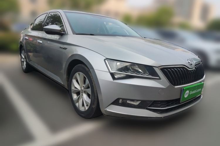 Used Skoda Superb 2018 TSI330 DSG Comfort Edition China V Standard Front Right 45 Deg