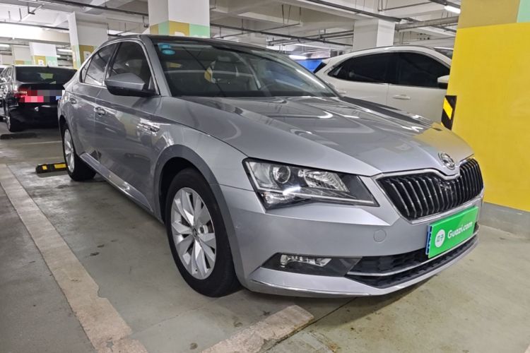 Used Skoda Superb 2018 TSI330 DSG Comfort Edition China V Standard Front Right 45 Deg