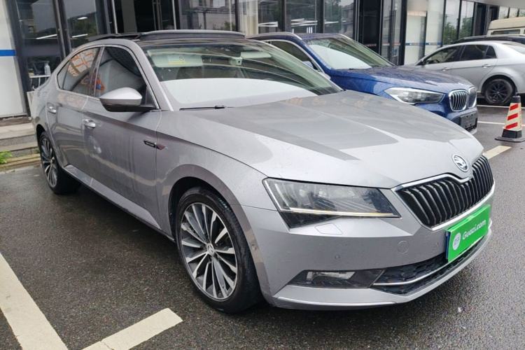 Used Skoda Superb 2018 TSI330 DSG Luxury Edition China V Standard Front Right 45 Deg