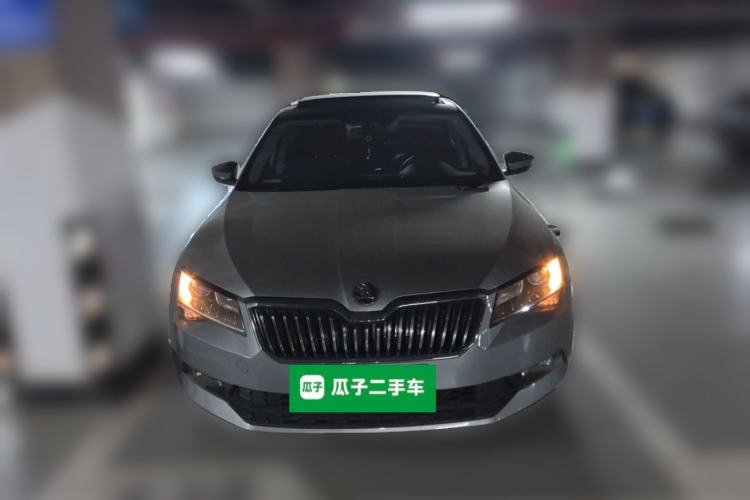 Used Skoda Superb  Front