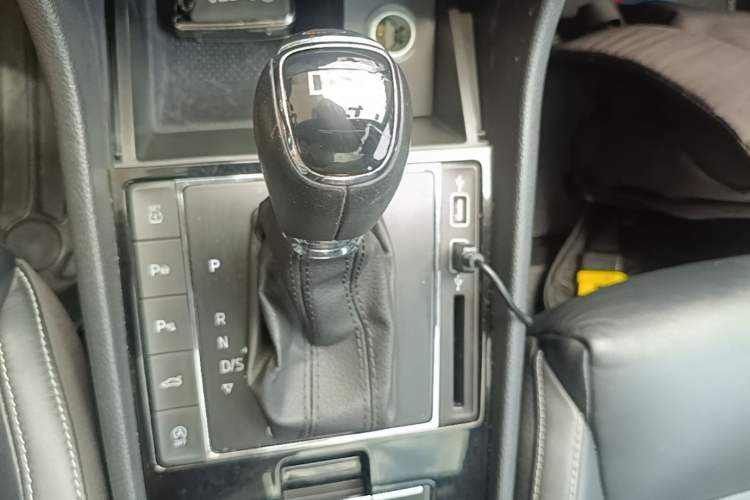 Used Skoda Superb 2018 TSI330 DSG Luxury Edition China V Standard Gear Lever