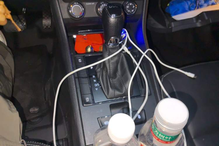 Used Skoda Superb  Gear Lever