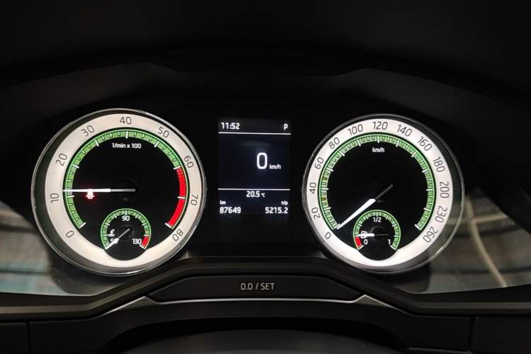 Used Skoda Superb 2018 TSI330 DSG Comfort Edition China VI Standard Instrument Cluster