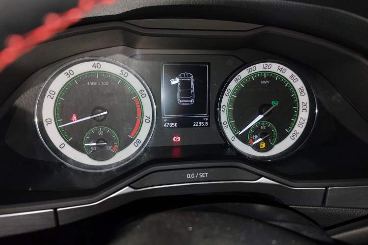 Used Skoda Superb 2018 TSI330 DSG Comfort Edition China VI Standard Instrument Cluster