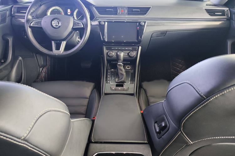 Used Skoda Superb 2018 TSI330 DSG Luxury Edition China V Standard Interior 1