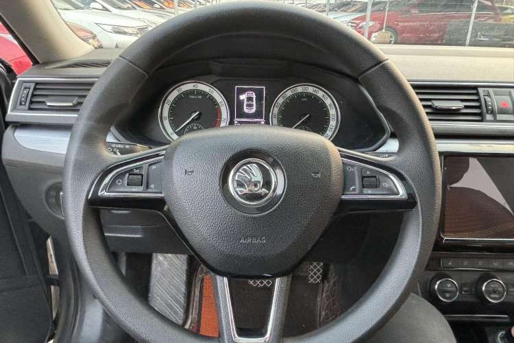 Used Skoda Superb 2018 TSI330 DSG Comfort Edition China V Standard Interior 1