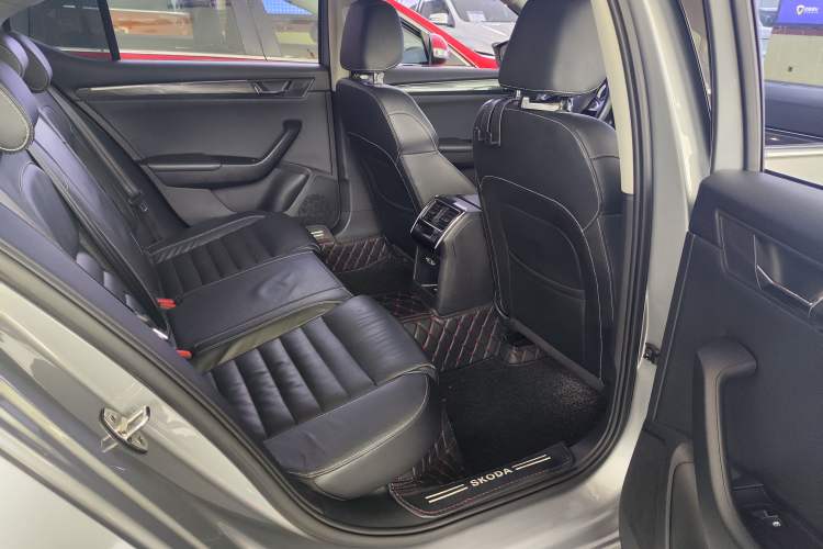 Used Skoda Superb 2018 TSI330 DSG Luxury Edition China V Standard Interior 10
