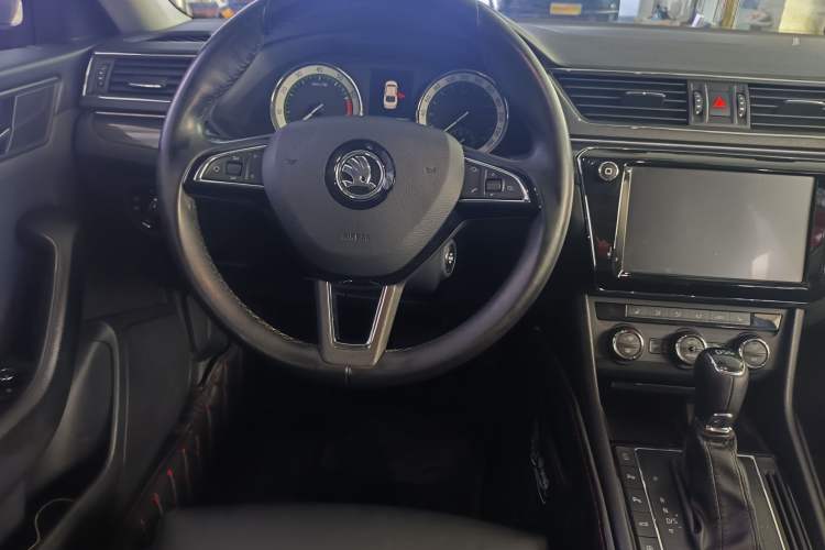 Used Skoda Superb 2018 TSI330 DSG Luxury Edition China V Standard Interior 2