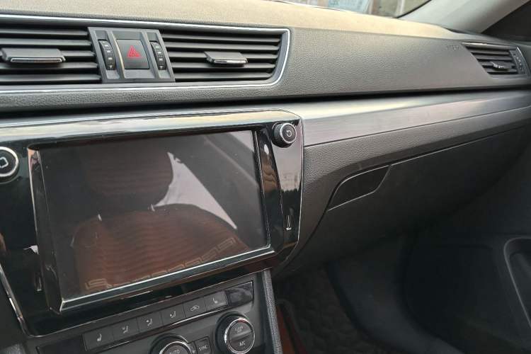 Used Skoda Superb 2018 TSI330 DSG Comfort Edition China V Standard Interior 3