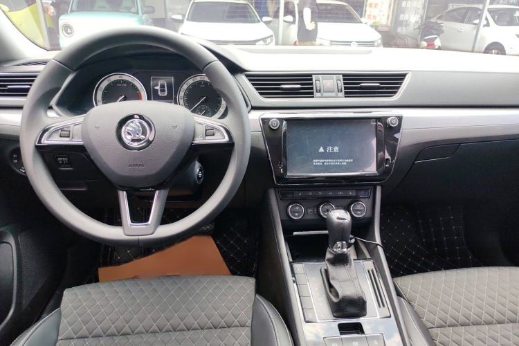 Used Skoda Superb 2018 TSI280 DSG Comfort Edition China V Standard Interior 3