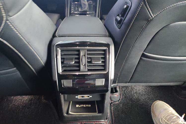Used Skoda Superb 2018 TSI330 DSG Luxury Edition China V Standard Interior 4