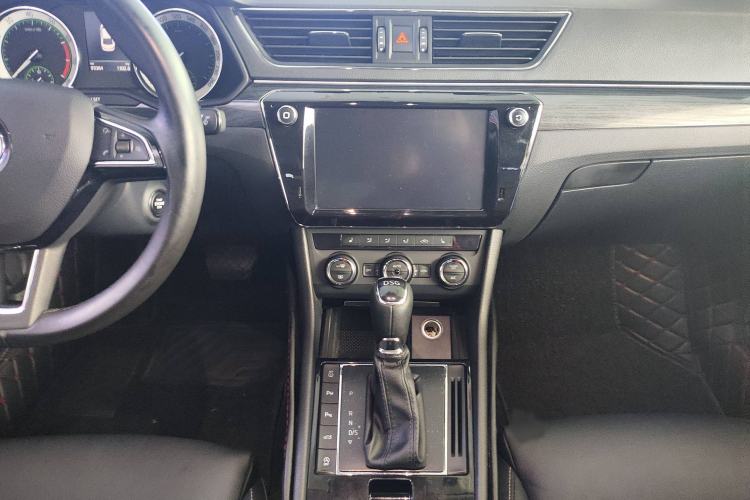 Used Skoda Superb 2018 TSI330 DSG Luxury Edition China V Standard Interior 5