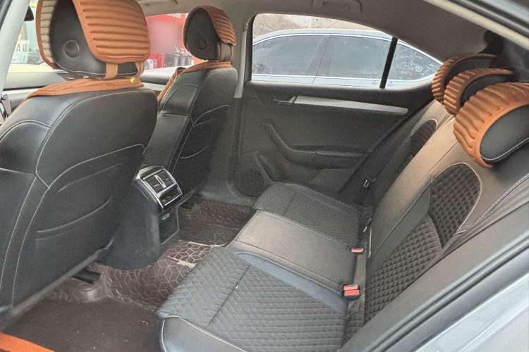 Used Skoda Superb 2018 TSI330 DSG Comfort Edition China V Standard Interior 5