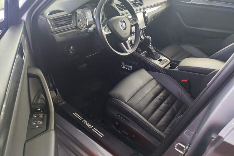 Used Skoda Superb 2018 TSI330 DSG Luxury Edition China V Standard Interior 6