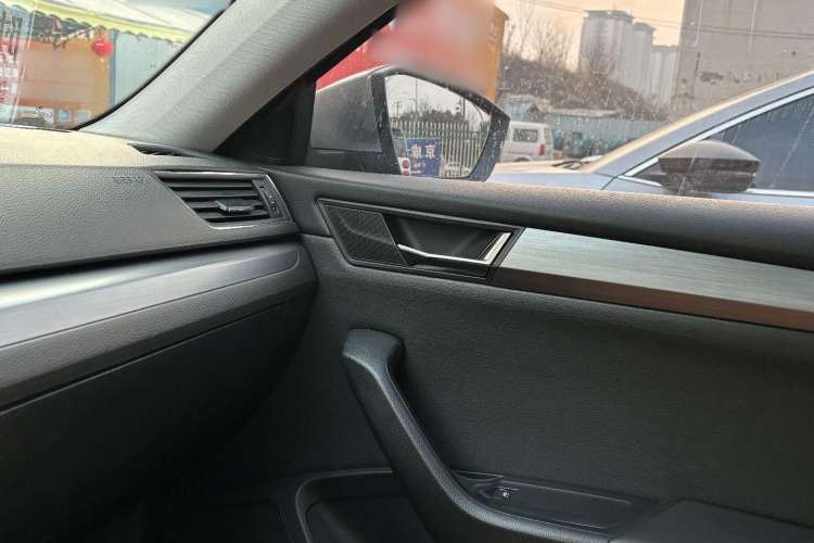 Used Skoda Superb 2018 TSI330 DSG Comfort Edition China V Standard Interior 7