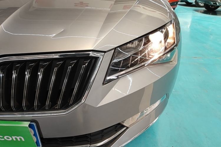 Used Skoda Superb 2018 TSI330 DSG Comfort Edition China VI Standard Left Front Headlight