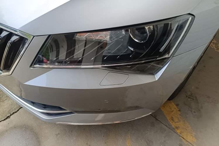 Used Skoda Superb 2018 TSI330 DSG Luxury Edition China V Standard Left Front Headlight