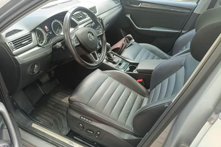 Used Skoda Superb 2018 TSI330 DSG Luxury Edition China V Standard Left Front Seat