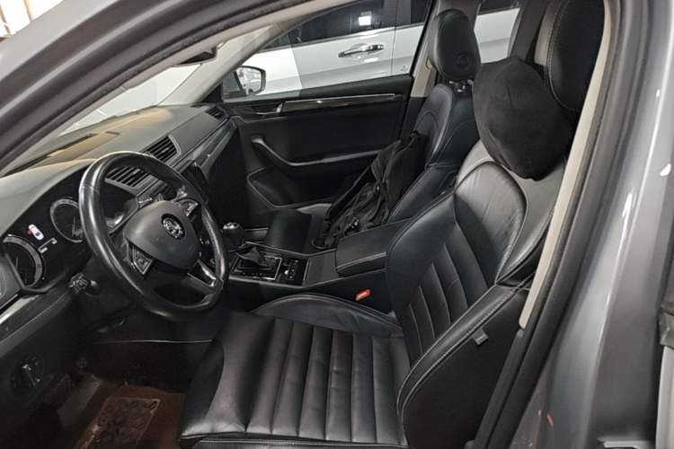 Used Skoda Superb 2018 TSI330 DSG Luxury Edition China V Standard Left Front Seat