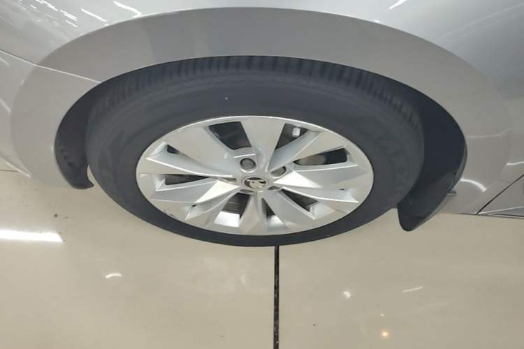 Used Skoda Superb 2018 TSI280 DSG Comfort Edition China V Standard Left Front Wheel Hub