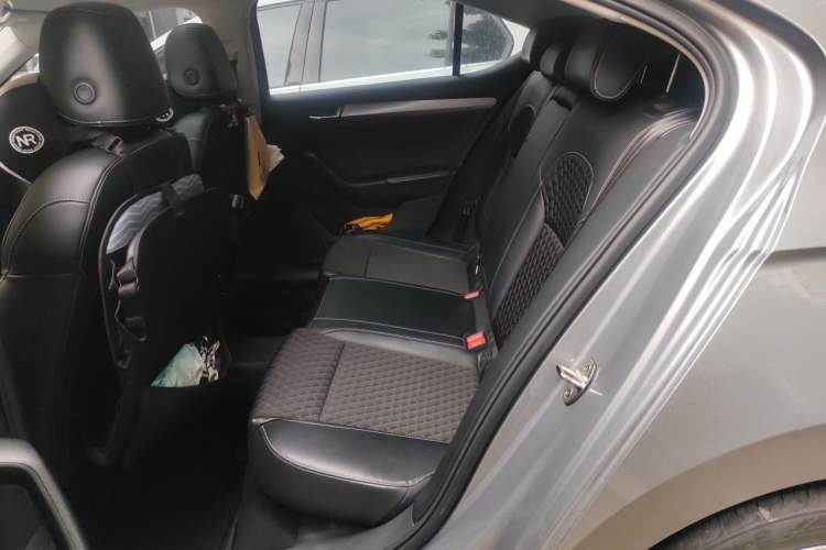 Used Skoda Superb 2018 TSI330 DSG Comfort Edition China V Standard Left Rear Seat