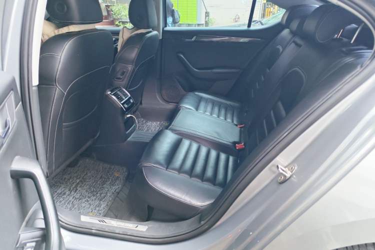 Used Skoda Superb 2018 TSI330 DSG Luxury Edition China V Standard Left Rear Seat