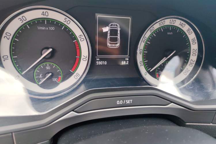 Used Skoda Superb 2018 TSI280 DSG Comfort Edition China V Standard Odometer Close Up