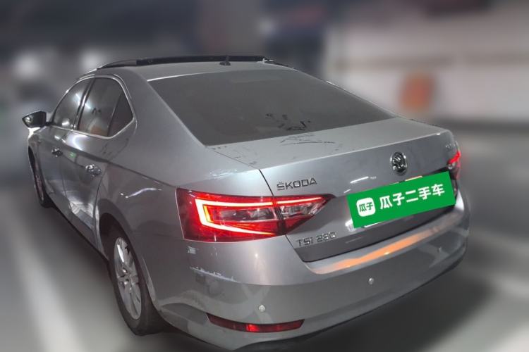 Used Skoda Superb  Rear Left 45 Deg