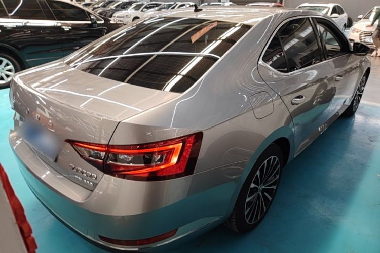 Used Skoda Superb 2018 TSI330 DSG Comfort Edition China VI Standard Rear Right 45 Deg