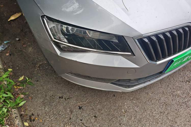 Used Skoda Superb 2018 TSI280 DSG Comfort Edition China V Standard Right Front Headlight
