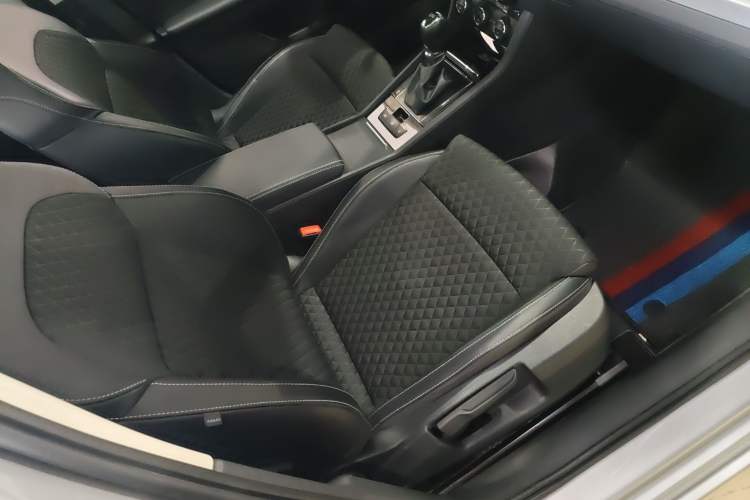 Used Skoda Superb 2018 TSI330 DSG Comfort Edition China V Standard Right Front Seat