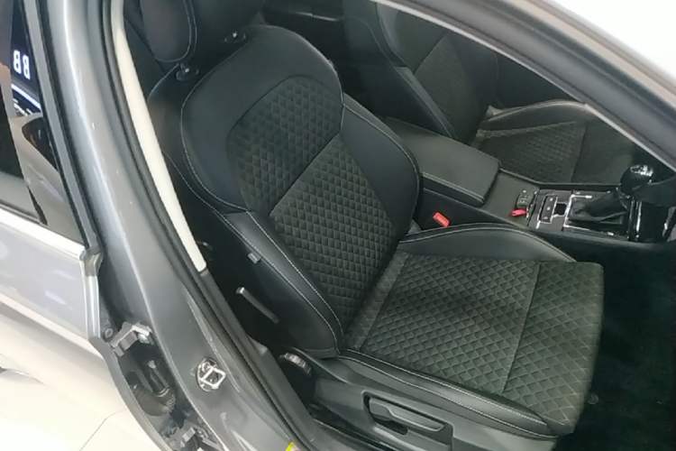 Used Skoda Superb 2018 TSI280 DSG Comfort Edition China V Standard Right Front Seat