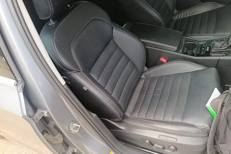 Used Skoda Superb 2018 TSI330 DSG Luxury Edition China V Standard Right Front Seat
