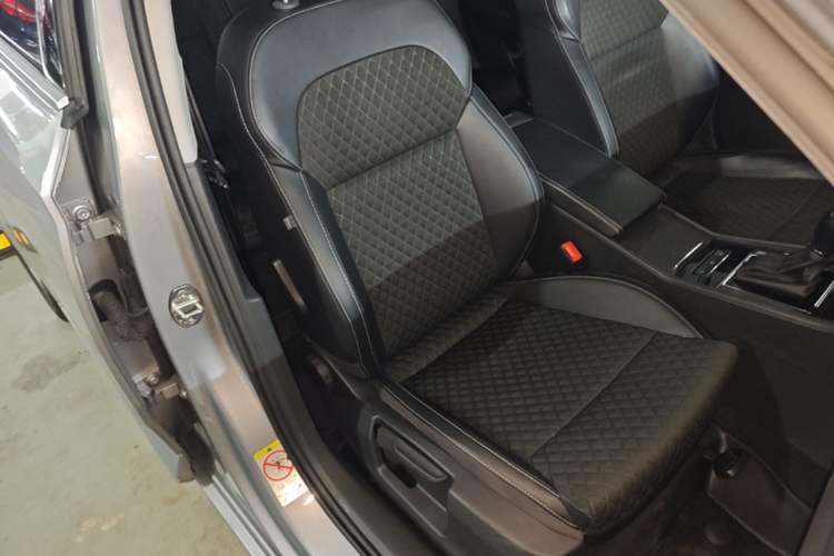 Used Skoda Superb 2018 TSI330 DSG Comfort Edition China V Standard Right Front Seat
