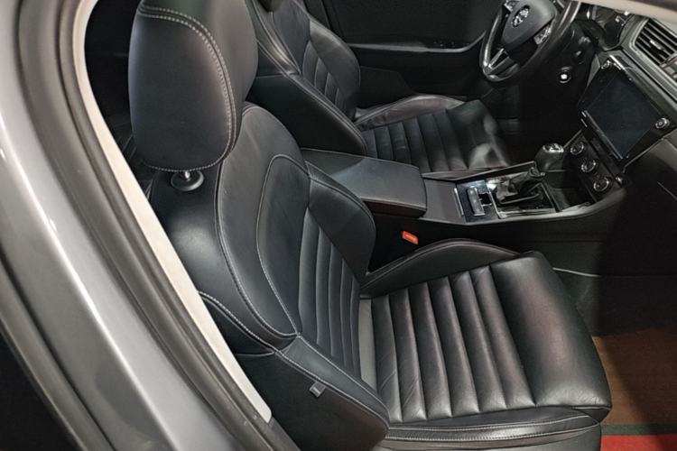 Used Skoda Superb 2018 TSI330 DSG Luxury Edition China V Standard Right Front Seat
