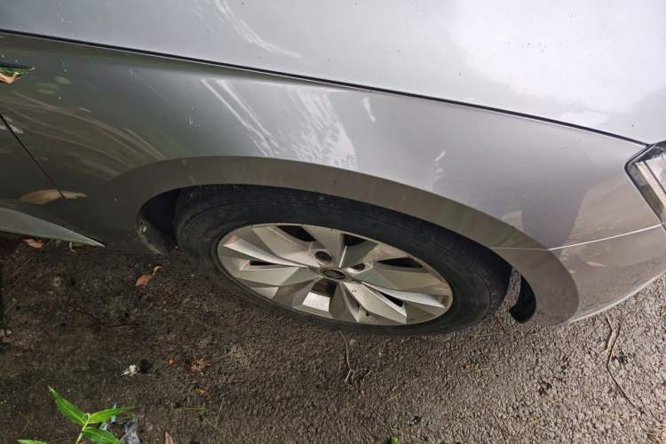 Used Skoda Superb 2018 TSI280 DSG Comfort Edition China V Standard Right Front Wheel Hub
