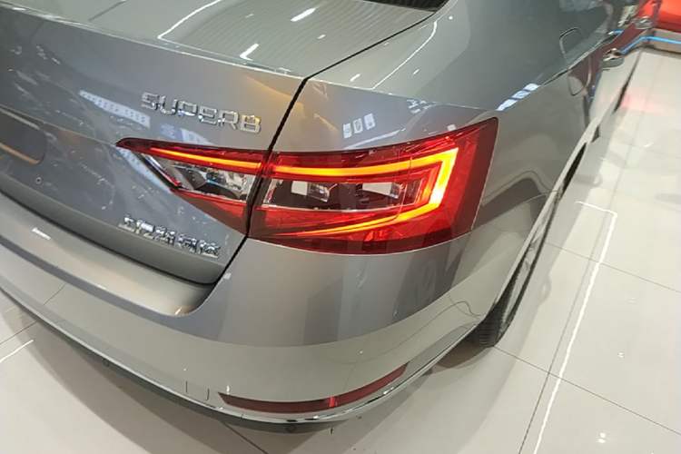 Used Skoda Superb 2018 TSI280 DSG Comfort Edition China V Standard Right Rear Taillight