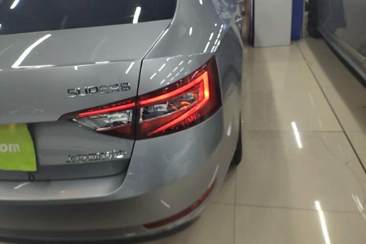 Used Skoda Superb 2018 TSI280 DSG Comfort Edition China V Standard Right Rear Taillight