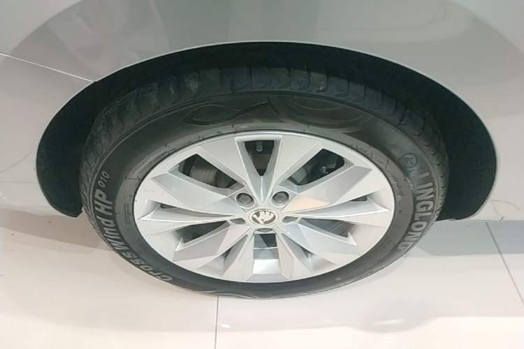Used Skoda Superb 2018 TSI280 DSG Comfort Edition China V Standard Right Rear Wheel Hub