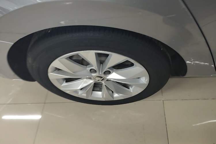 Used Skoda Superb 2018 TSI280 DSG Comfort Edition China V Standard Right Rear Wheel Hub