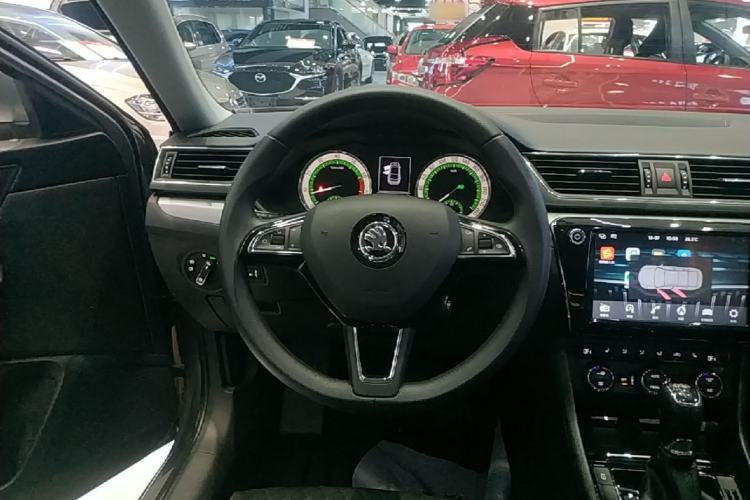 Used Skoda Superb 2018 TSI280 DSG Comfort Edition China V Standard Steering Wheel