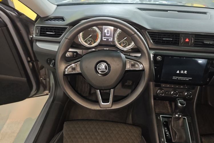 Used Skoda Superb 2018 TSI330 DSG Comfort Edition China V Standard Steering Wheel