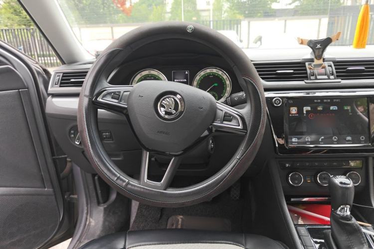 Used Skoda Superb 2018 TSI280 DSG Comfort Edition China V Standard Steering Wheel
