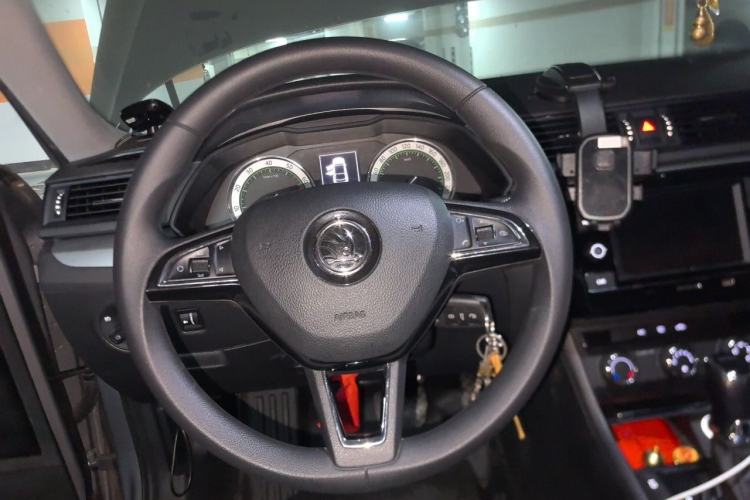 Used Skoda Superb  Steering Wheel