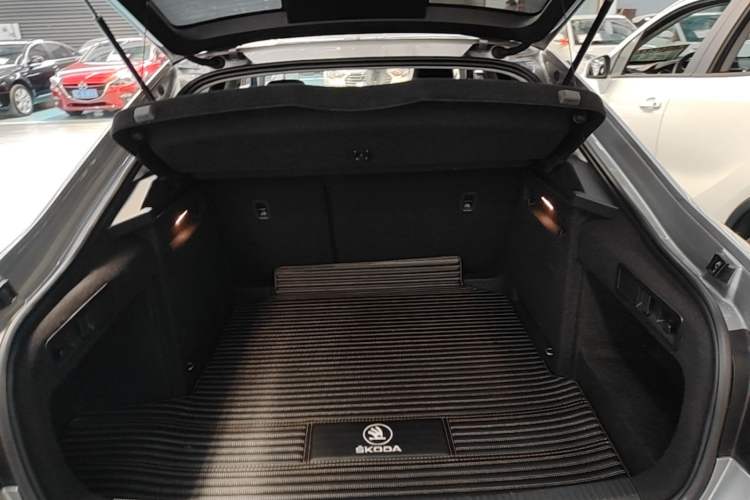 Used Skoda Superb 2018 TSI330 DSG Comfort Edition China VI Standard Trunk