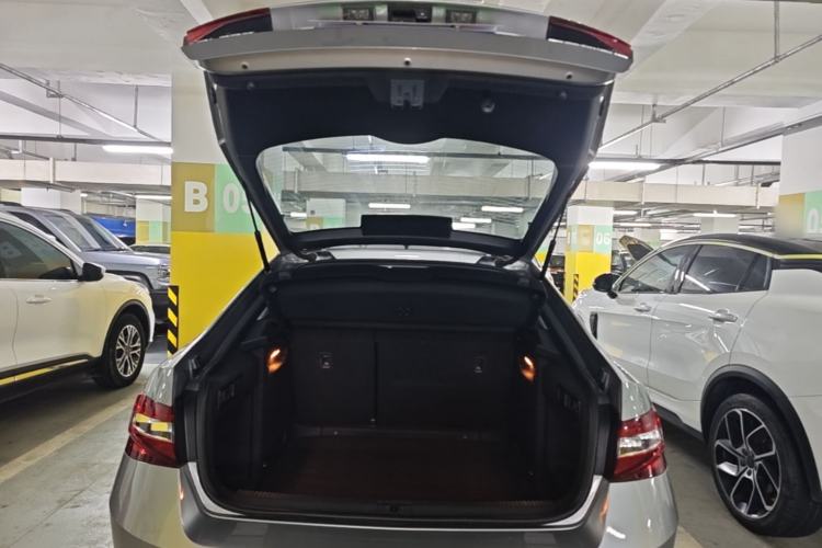 Used Skoda Superb 2018 TSI330 DSG Comfort Edition China V Standard Trunk