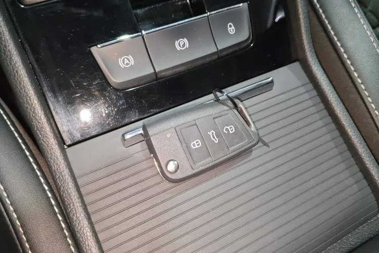 Used Skoda Superb 2018 TSI330 DSG Comfort Edition China V Standard Vehicle Key