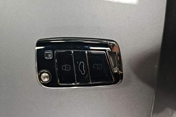Used Skoda Superb 2018 TSI330 DSG Luxury Edition China V Standard Vehicle Key