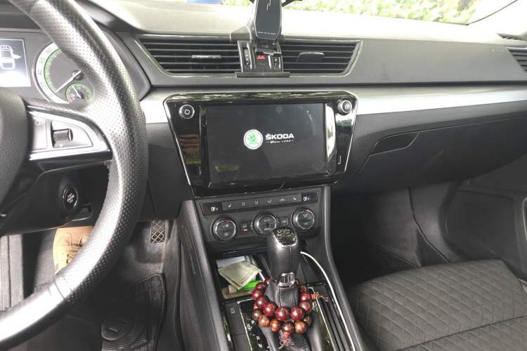 Used Skoda Superb 2018 TSI330 DSG Comfort Edition China V Standard Audio And AC Panel